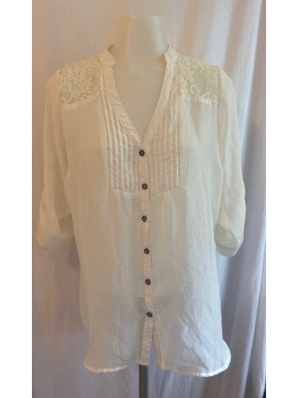 Bongo Ivory White Sheer Lace Yoke Long Sleeve Button Front Blouse